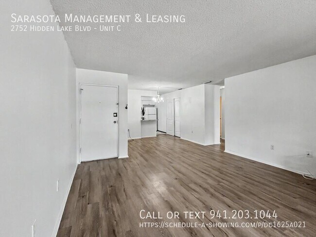 Building Photo - 2752 Hidden Lake Blvd