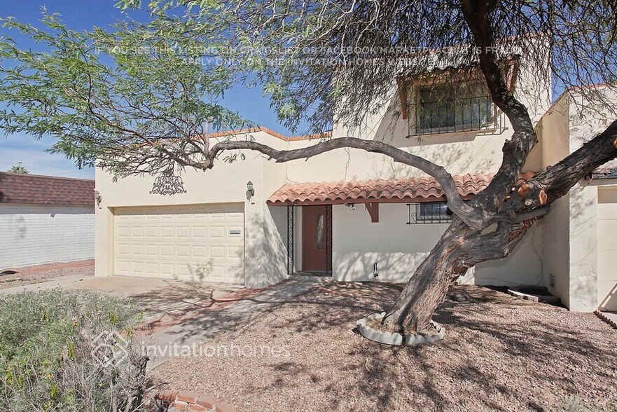 Building Photo - 3029 S Country Club Way