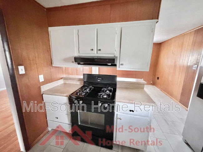 Building Photo - 3831 Hermitage Dr