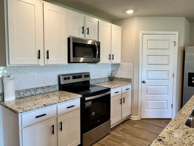 Building Photo - 23105 Shadowridge Dr