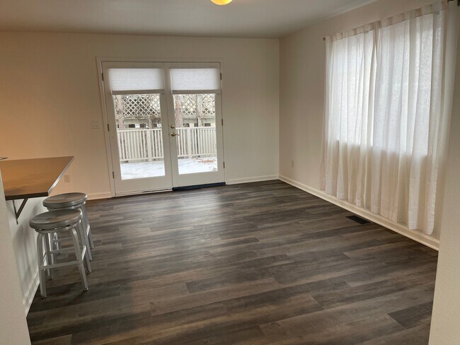Building Photo - 4949 Tesla Cir