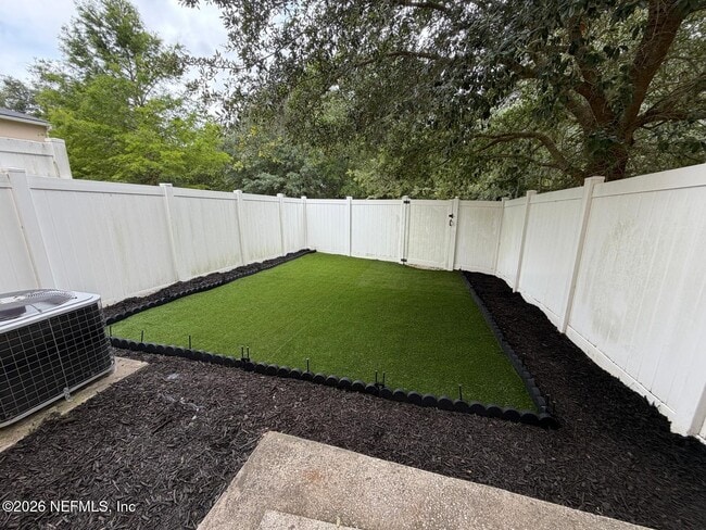 Building Photo - 8224 Halls Hammock Ct