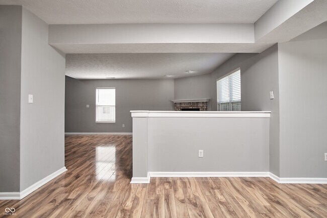 Building Photo - 10856 Trailwood Dr