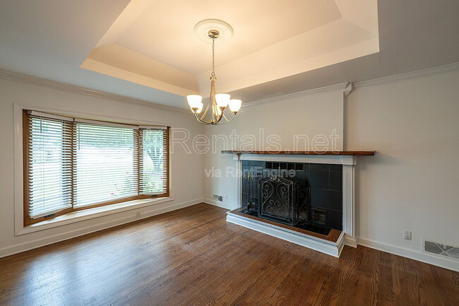 Building Photo - 245 Brook Dr