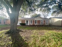 Building Photo - 2641 Arlington Ln