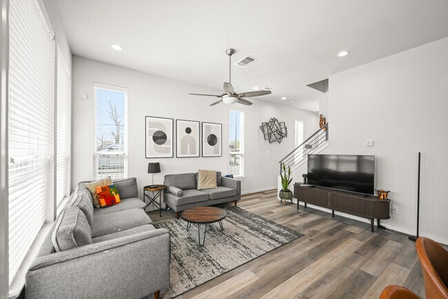 Building Photo - 4002 Elser St