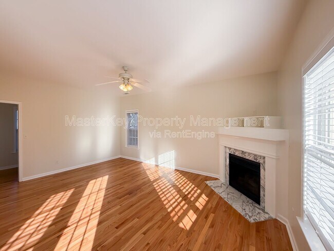 Building Photo - 804 Willowedge Ct