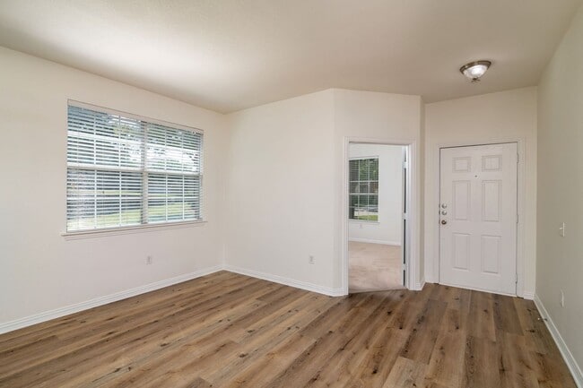 Building Photo - Townhome in Parker Estates!! READY for move in early June