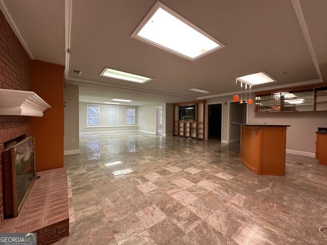 Building Photo - 235 Summerhouse Ln