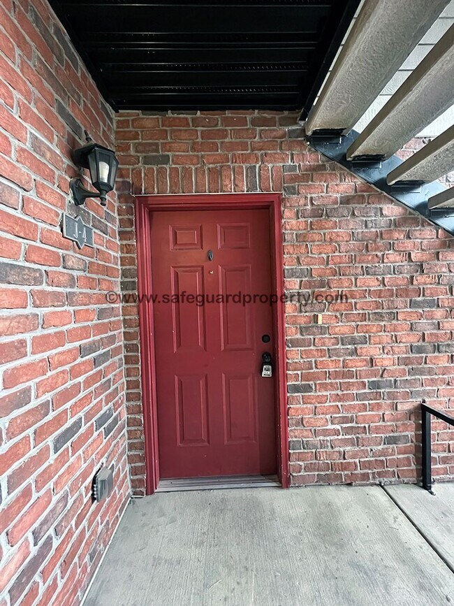 Building Photo - Wonderful 3 Bedroom Condo in Sandy