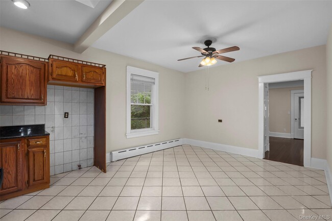 Building Photo - 135 Ashford Ave