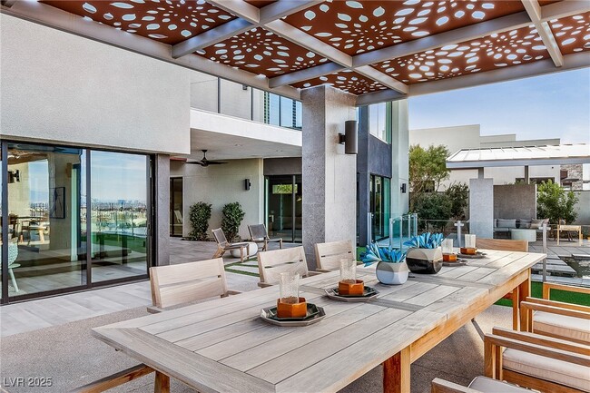 Building Photo - 2240 Sky Pointe Ridge Dr