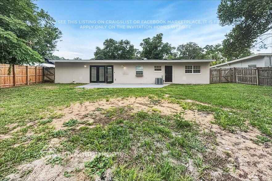 Building Photo - 3621 Sutton Dr