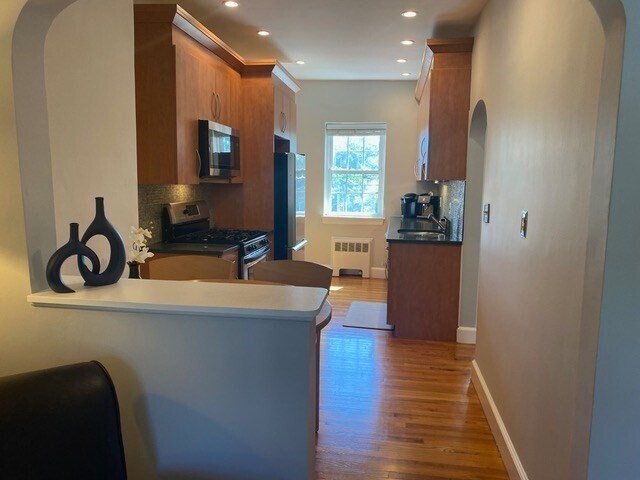 Building Photo - 116 Floral St