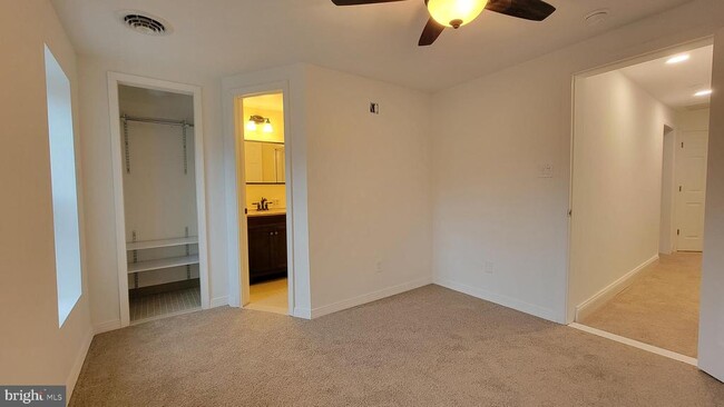 Building Photo - 105 Fairview Ave