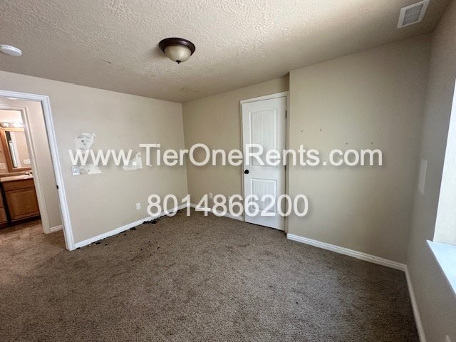 Building Photo - This property offers a NO DEPOSIT option available for qualified renters!