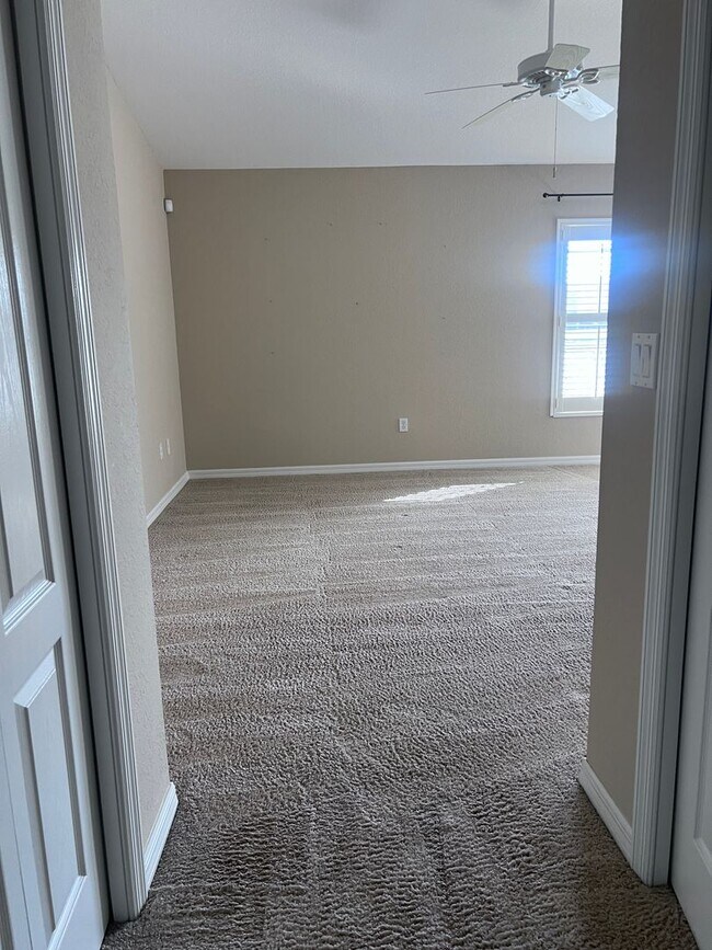 Building Photo - Sable Trace 3BR/2BT Lakefront Villa