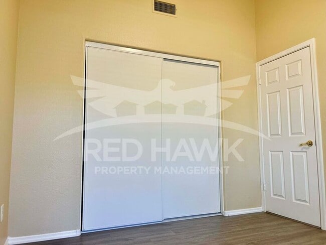 Building Photo - 3623 N 104th Dr