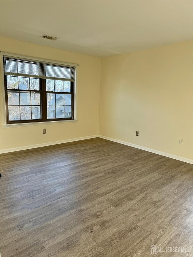 Building Photo - 809 Woodhaven Dr