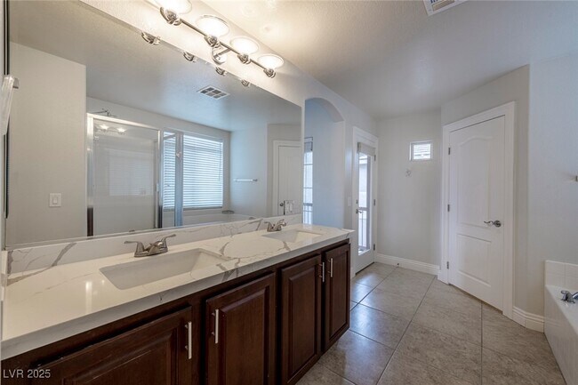 Building Photo - 9460 Glendora Valley St
