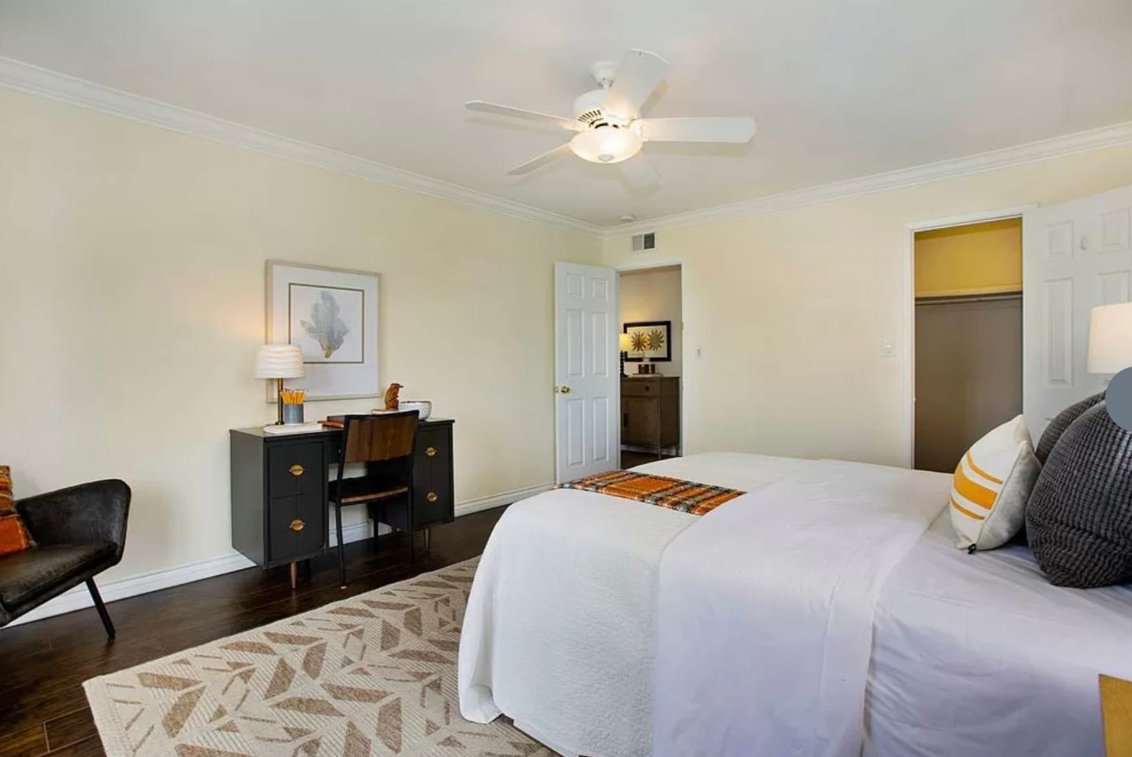 Upstairs bedroom with no carpet. Has 2 windows - 1845 Anaheim Ave