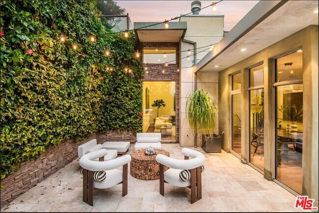 Building Photo - 3685 Mandeville Canyon Rd