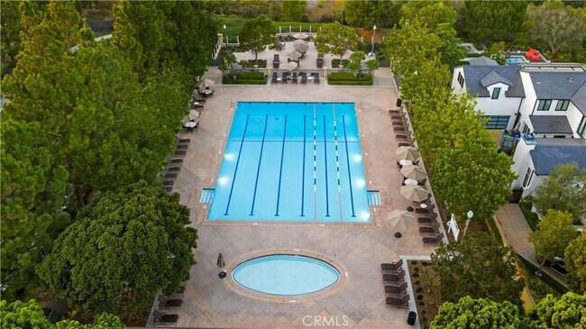 Building Photo - 58 Victoria