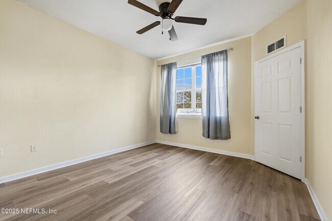 Building Photo - 410 S Villa San Marco Dr