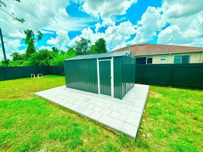 Building Photo - 4400/4402 Golfview Blvd