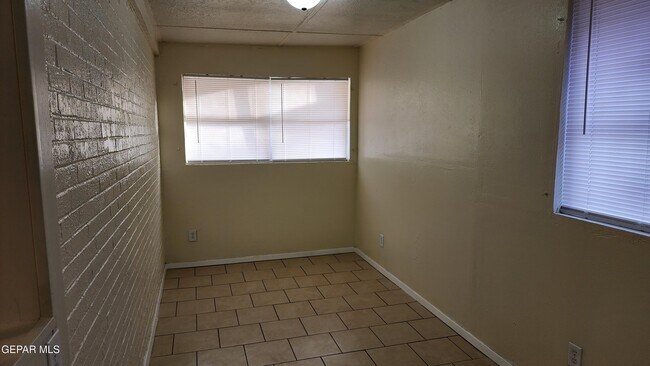 Building Photo - 5029 Tetons Dr