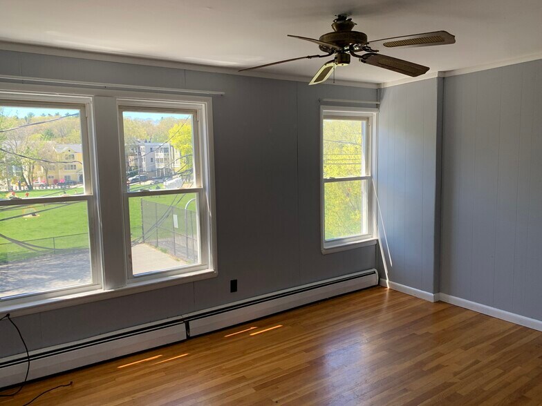 Building Photo - 7 High Street Pl