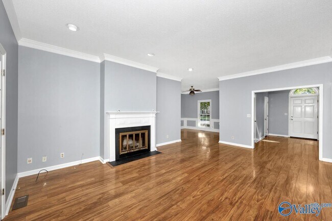 Building Photo - 324 Inverness Dr SW