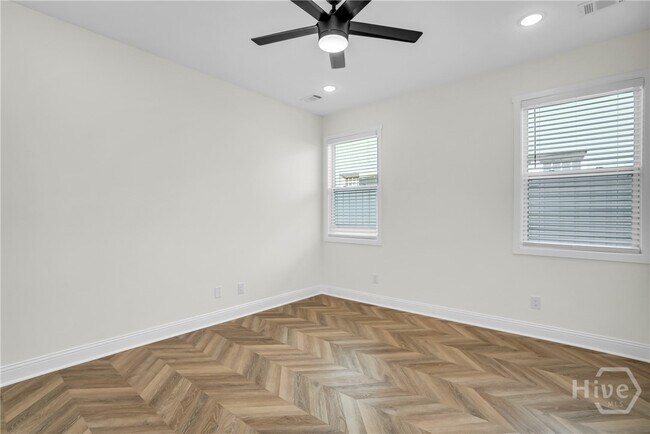 Building Photo - 773 E Duffy St