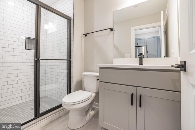 Building Photo - 2410 Clifford St