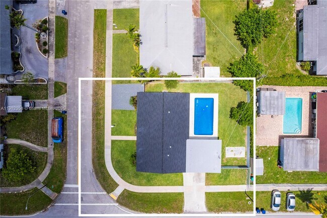 Building Photo - 1181 NE 202nd St