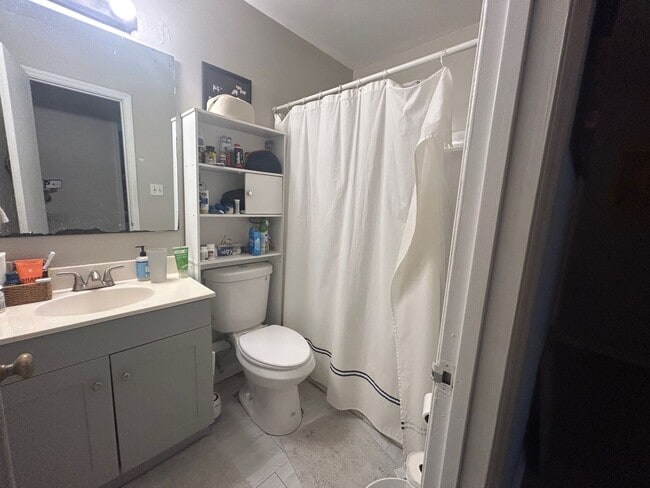 Building Photo - CARLTON1223-1227