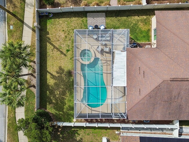 Building Photo - Tuscanny Street