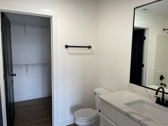 Building Photo - 3309 Stoneway Ct