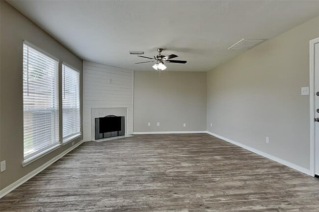 Building Photo - 2506 Buckminster Dr