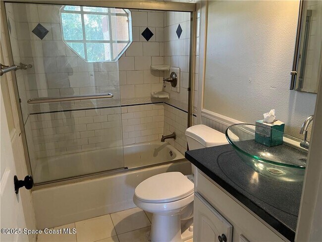 Building Photo - 1300 Eldron Blvd SE