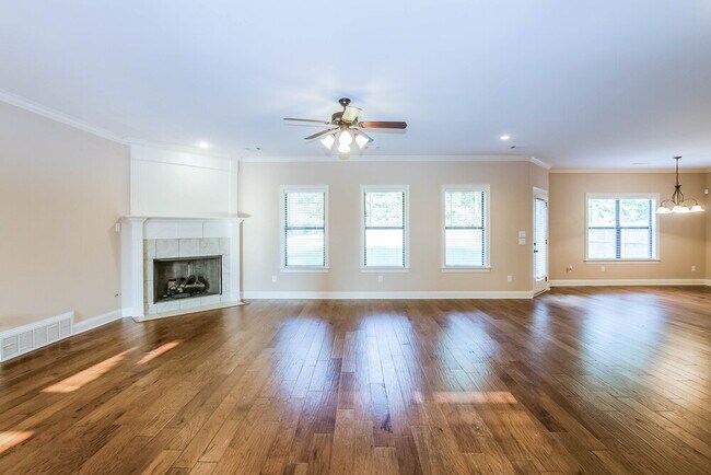 Building Photo - 65 Ridgefield Dr