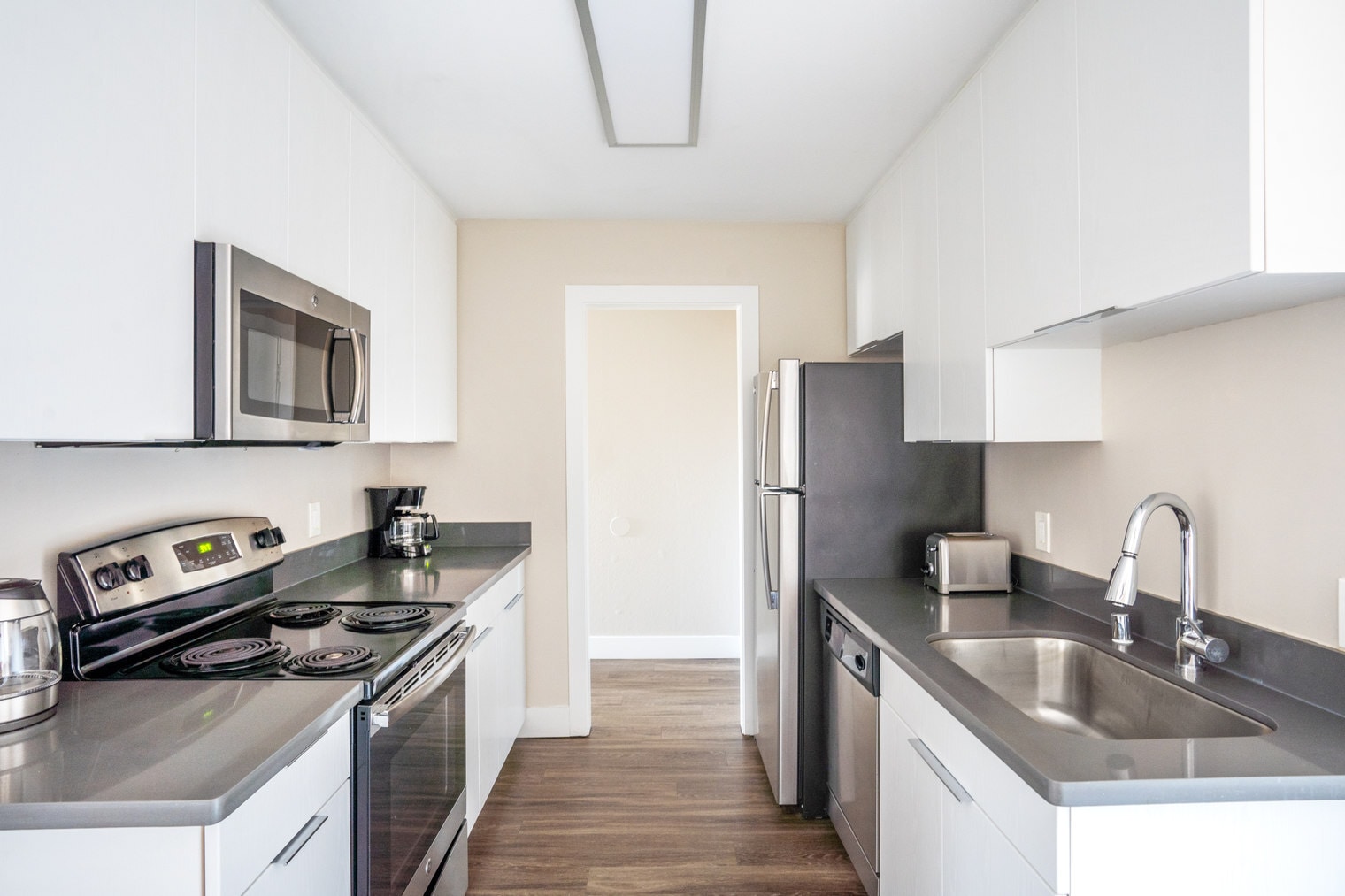 Building Photo - 600 Edgewater Blvd