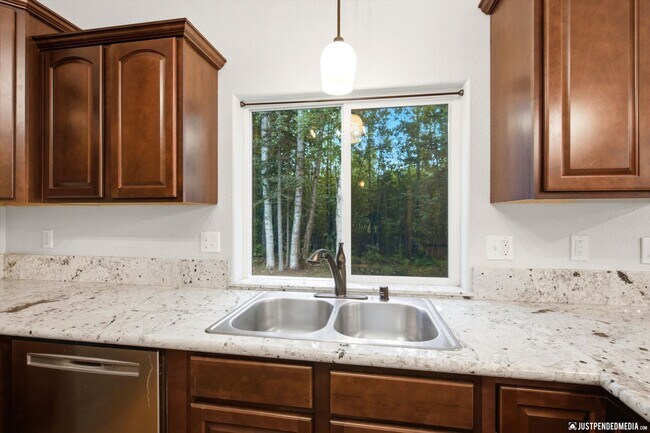 Building Photo - 13259 Rosser Dr