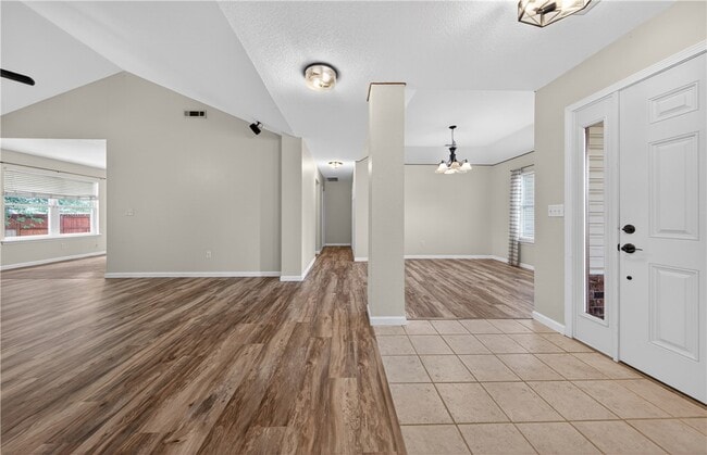 Building Photo - 903 Tyra Ln