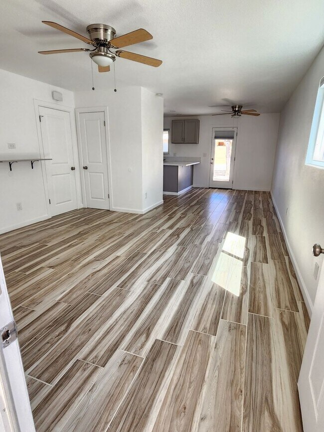 Building Photo - 6439 Camarilla Ave