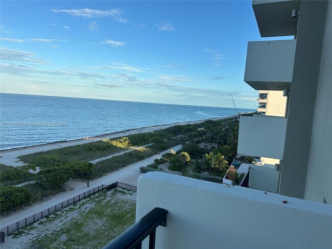 Building Photo - 9273 Collins Ave