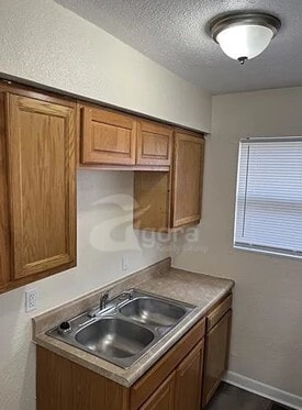 Building Photo - Kelly Avenue Apartments