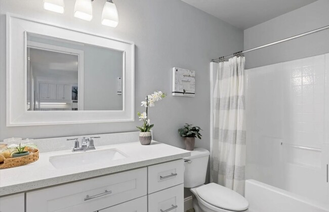 Building Photo - Welcome to this beautiful 3-bedroom, 2.5-b...
