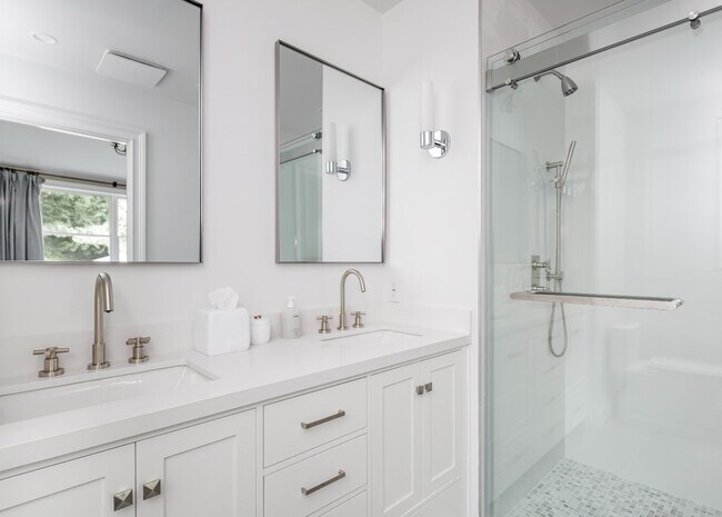 Building Photo - 6 Clover Leaf Ln