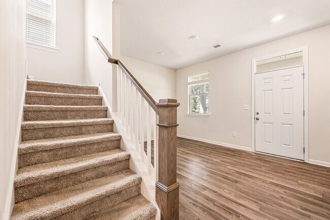 Building Photo - Spacious 4-Bedroom Gem with 2.5 Baths –2216 Sussex Road in York, SC with Clover Schools! Monthly ...